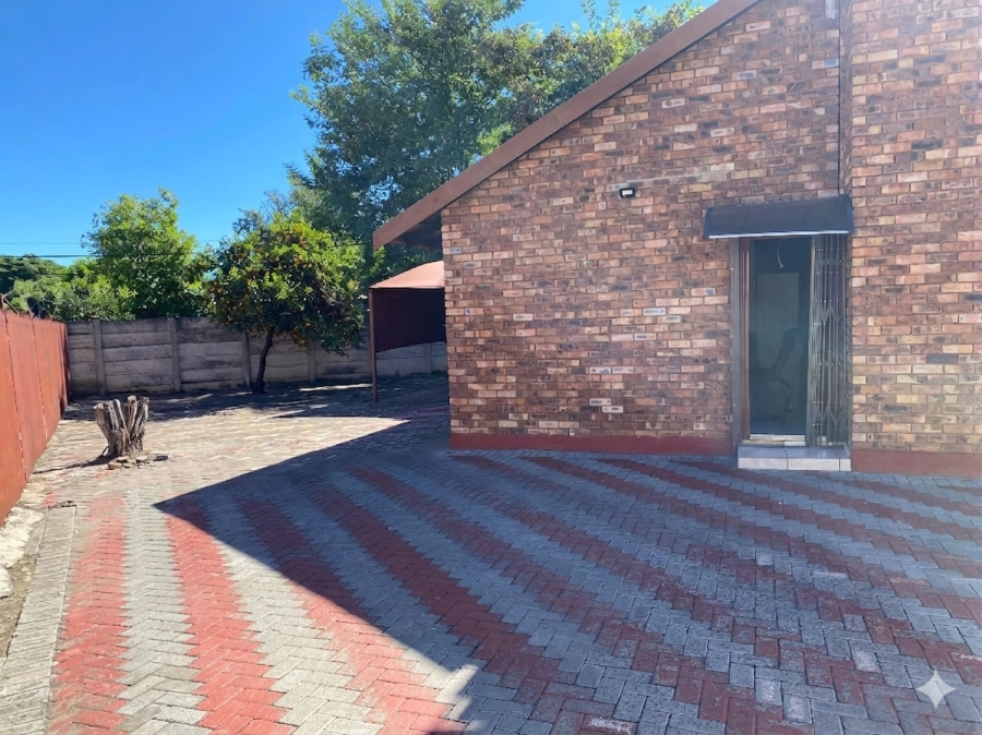 3 Bedroom Property for Sale in Rustenburg North North West